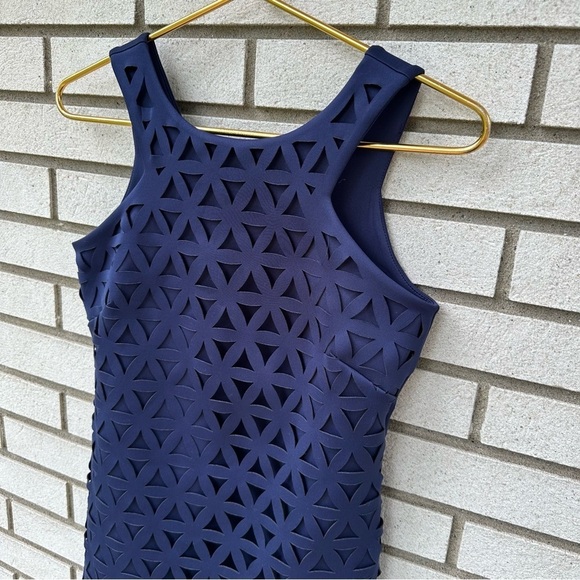Lilly Pulitzer Mango Laser Cut Navy Blue Shift Dress Scuba Ponte - Picture 3 of 12